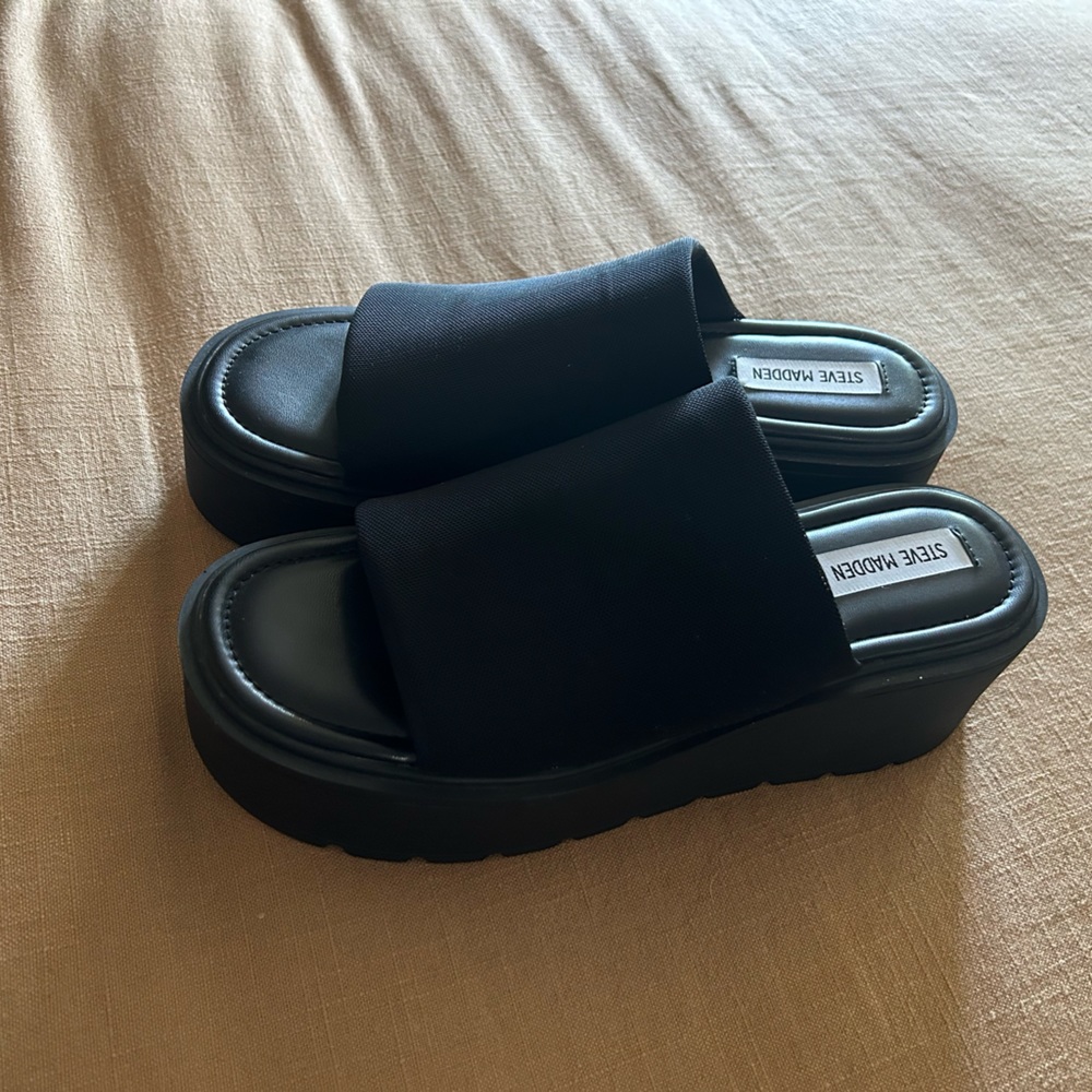 Steve Madden Overjoyed Platform Sandals